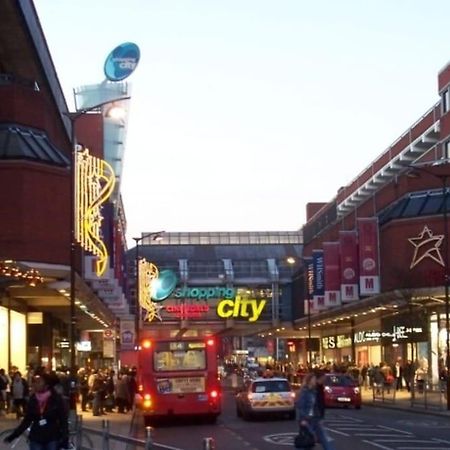 Luxury 1 Bedroom Flat In The Heart Of Wood Green 伦敦 外观 照片
