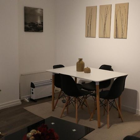 Luxury 1 Bedroom Flat In The Heart Of Wood Green 伦敦 外观 照片