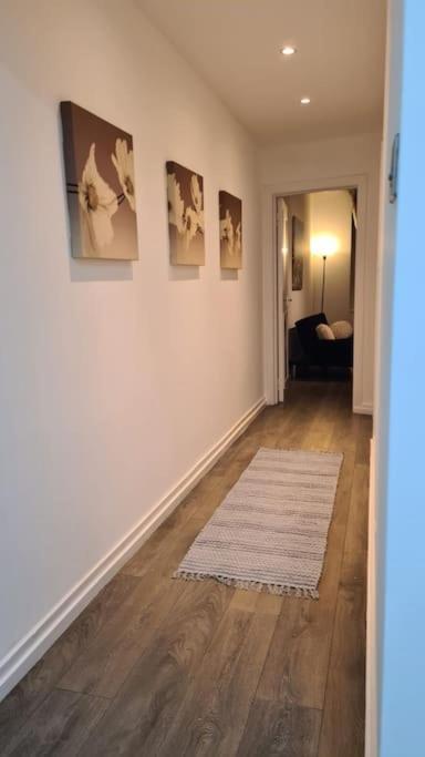 Luxury 1 Bedroom Flat In The Heart Of Wood Green 伦敦 外观 照片